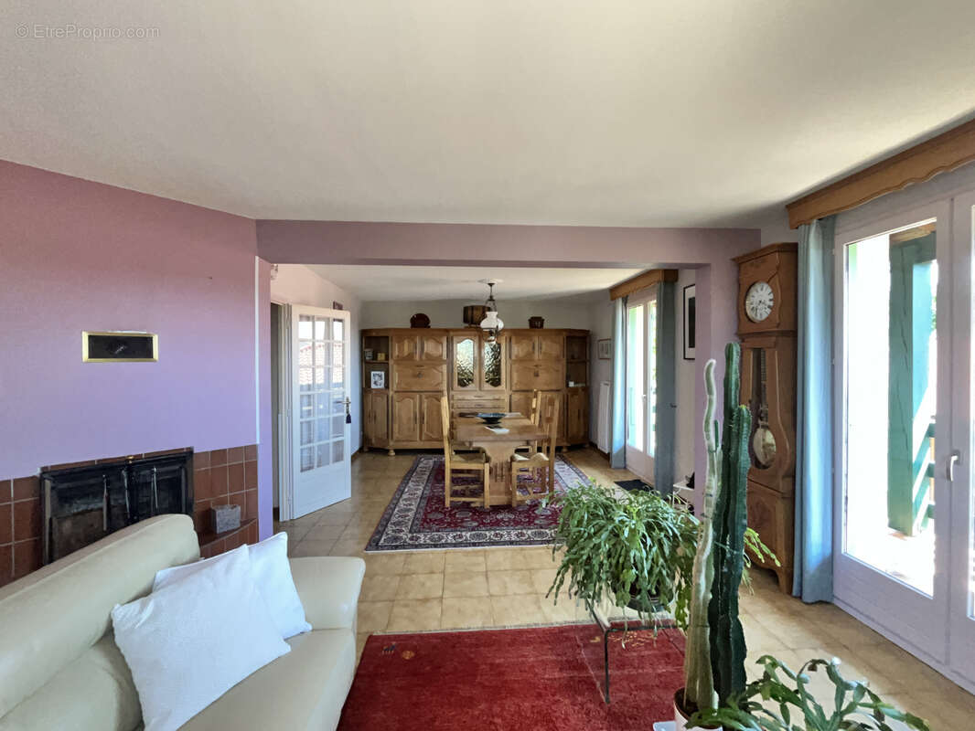 Maison à MAUVEZIN