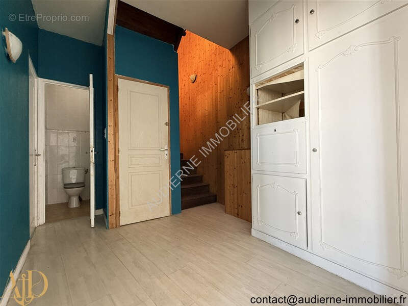 Bel appartement de 108 m2 - plein centre-ville d'AUDIERNE - T4 avec 3 chambres en duplex - vue sur Goyen - photo 4