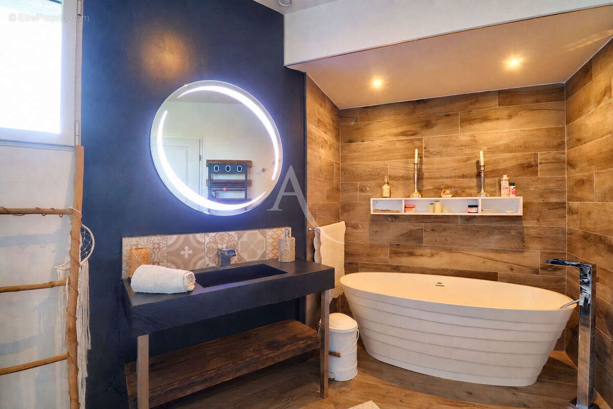 Appartement à GINASSERVIS