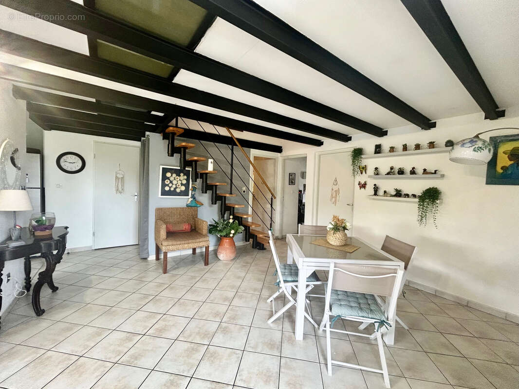 Appartement à BAIE-MAHAULT