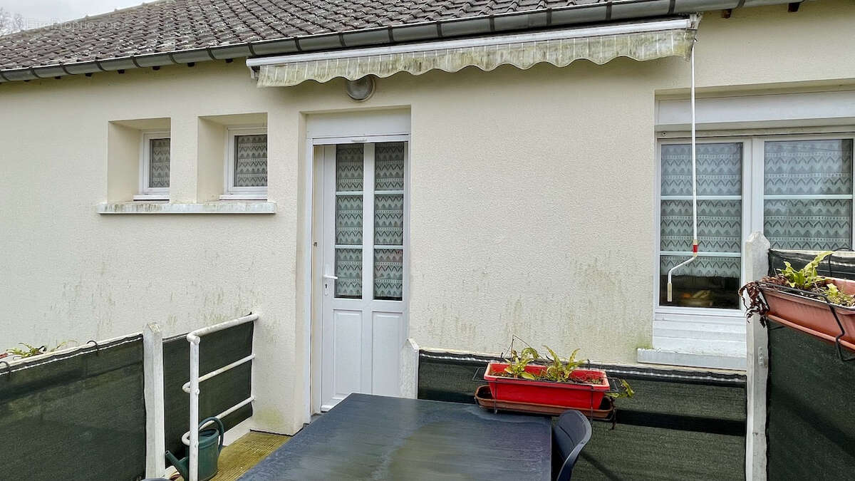 Maison à LA FERRIERE-SUR-RISLE