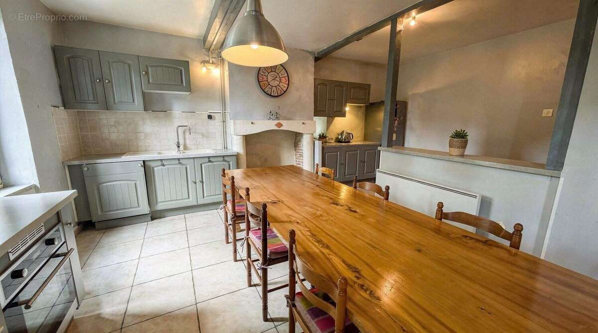 Maison 183 m² à Saint-Jean-De-Thurac  - photo 5