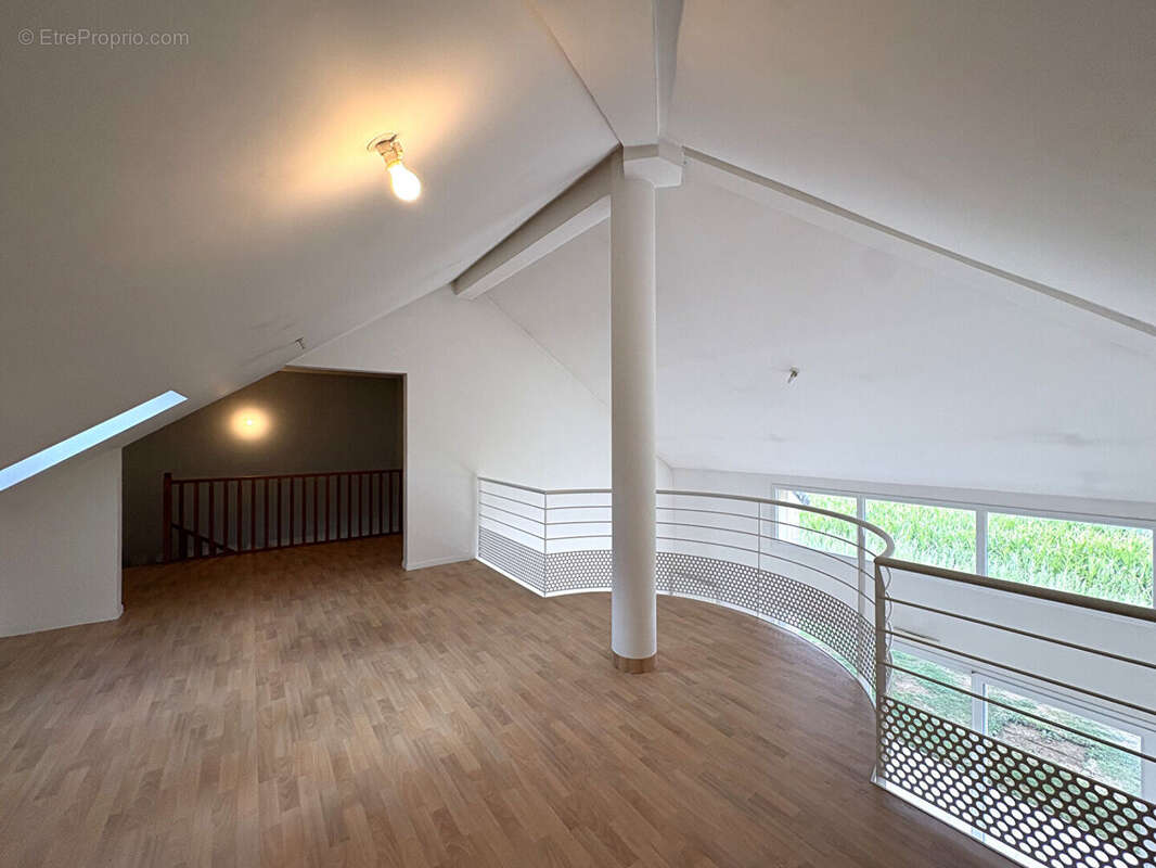Maison 7 pièce(s) 176 m² - saint-laurent - photo 10