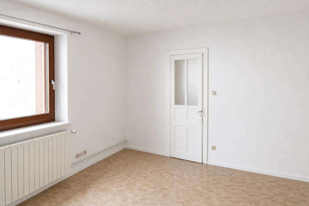 IMMEUBLE de 4 appartements de 306 m² à Bruyères - photo 9