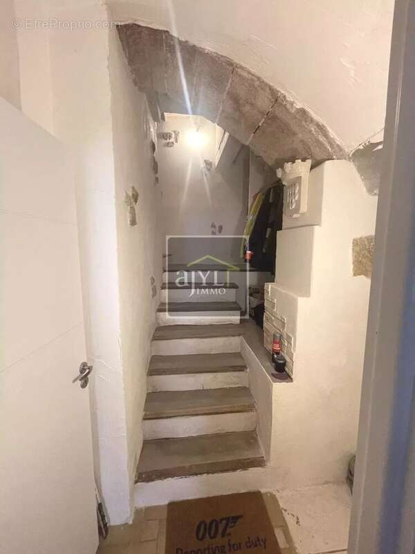 Maison de village 200 m² à Alleins - photo 5