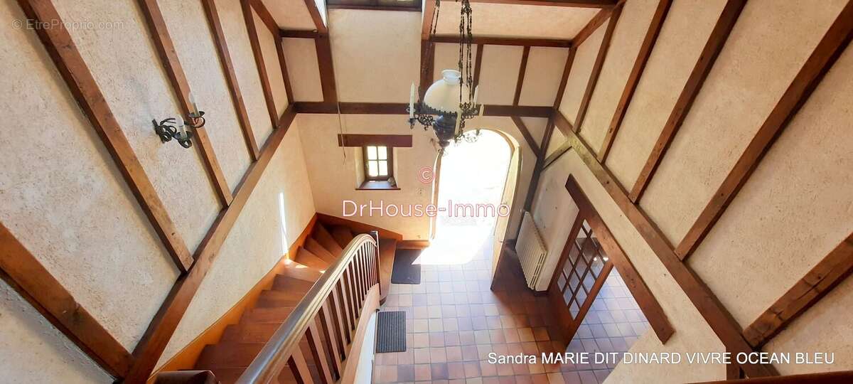 Maison 198 m² à Saint-Hilaire-Du-Harcouet  - photo 7
