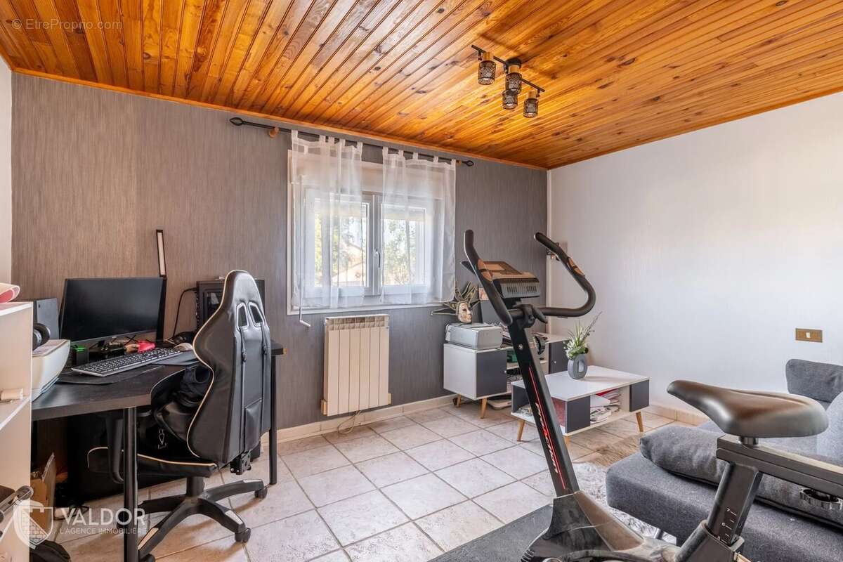 Maison à SAINT-PIERRE-DE-CHANDIEU