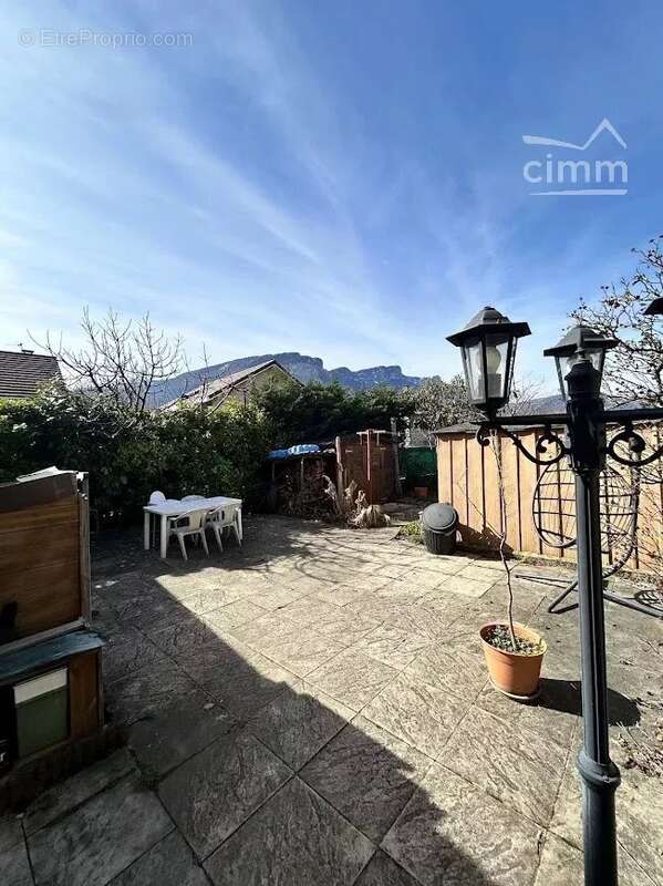 Maison à SAINT-EGREVE