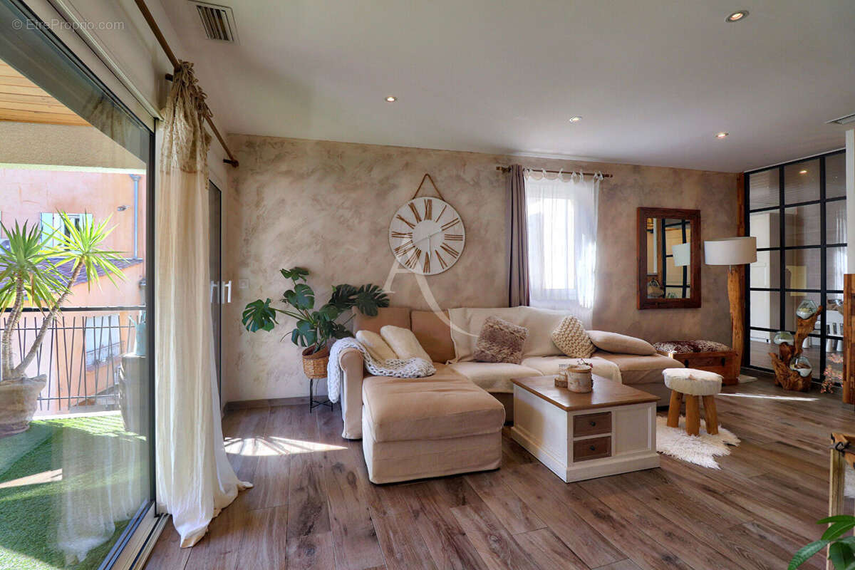 Appartement à GINASSERVIS