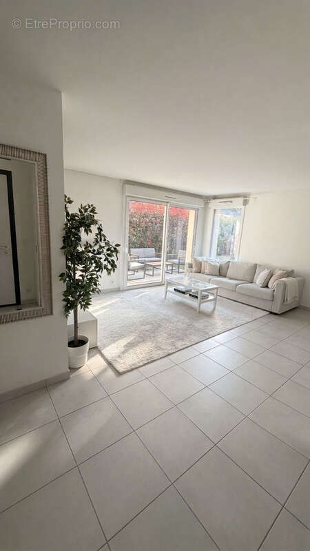 Appartement à VILLE-LA-GRAND