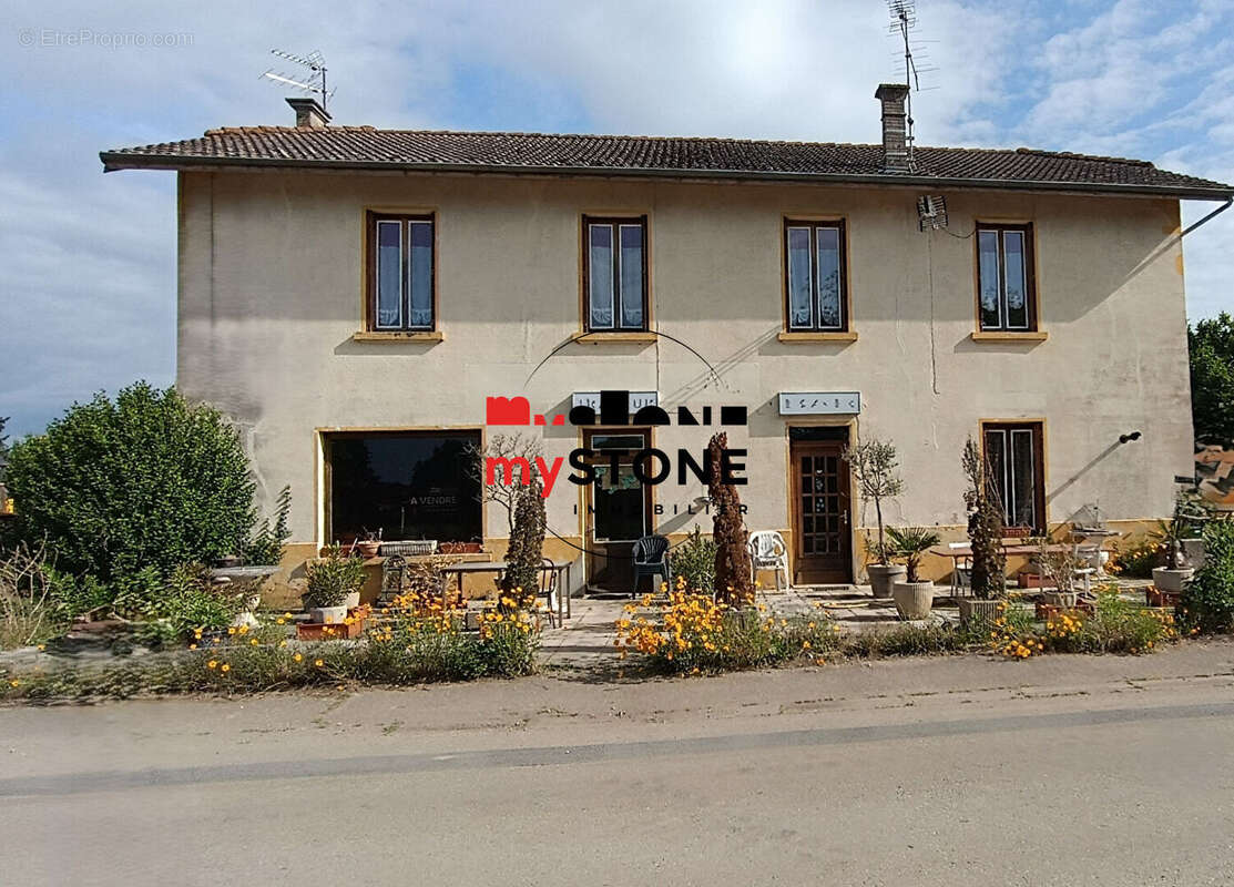 ROMANS -  maison ancienne de 205 m²  sur 2 niveaux, centre du village - photo 3