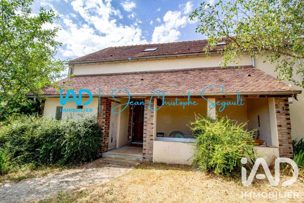 Maison 216 m² à La Chapelle-Saint-Sepulcre  - photo 2