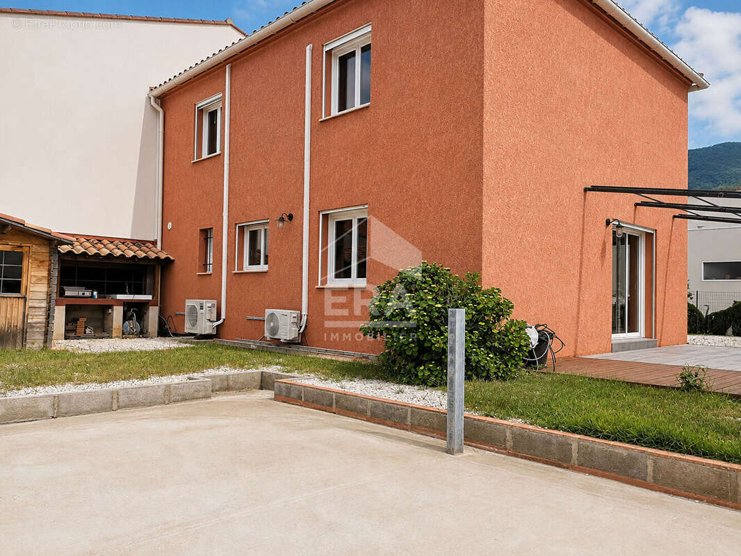 Maison à VILLELONGUE-DELS-MONTS