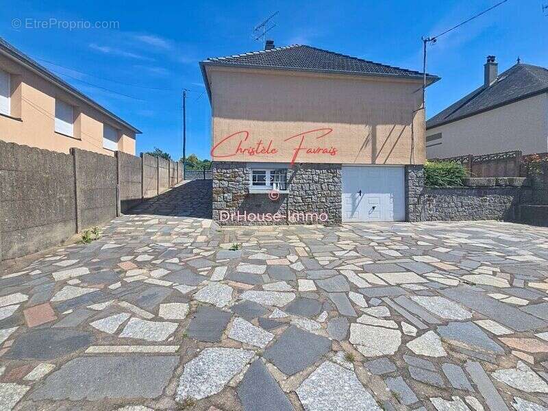 Maison à LOUVIGNE-DU-DESERT