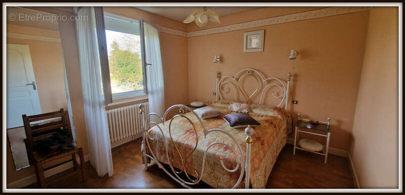 Maison à BAGE-LA-VILLE