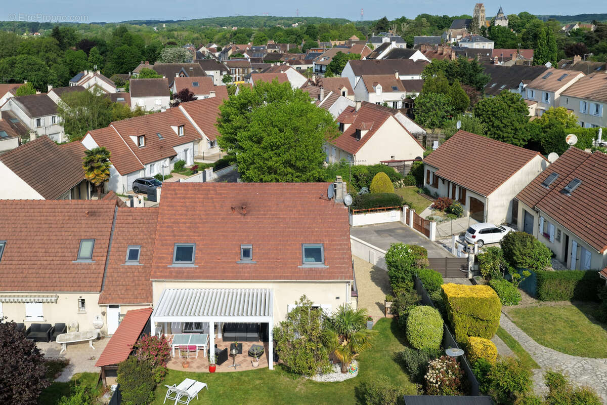 Maison à BRIIS-SOUS-FORGES