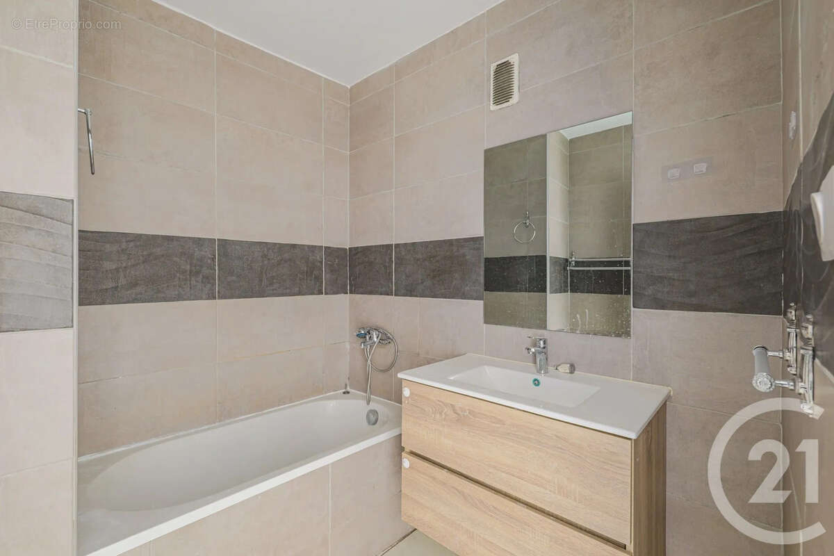 Appartement à FONTAINE