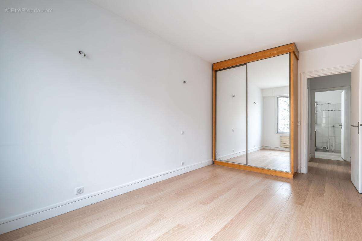 Appartement à PARIS-14E