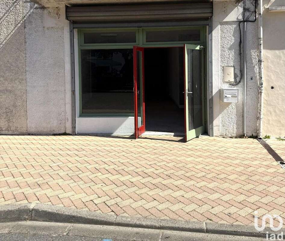 Photo 2 - Commerce à LEMBEYE