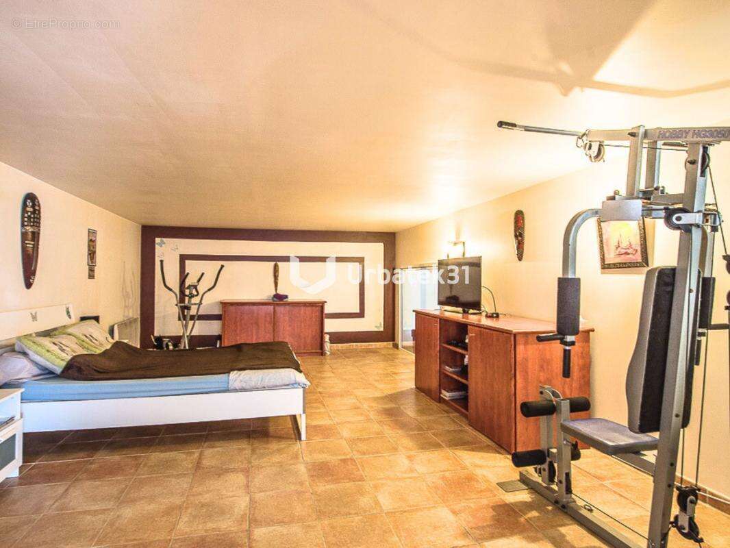 Maison à SAINT-ESTEVE-JANSON