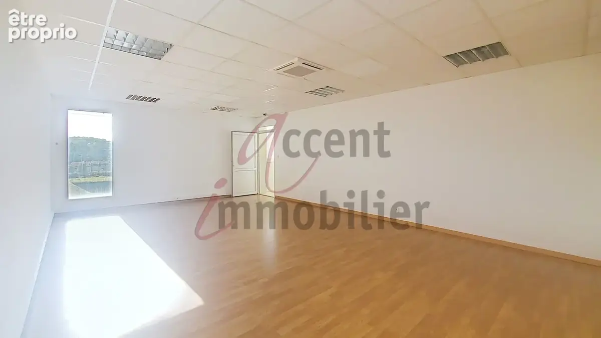 Chateaurenard : Bureaux professionnels - zone d'activité - photo 3
