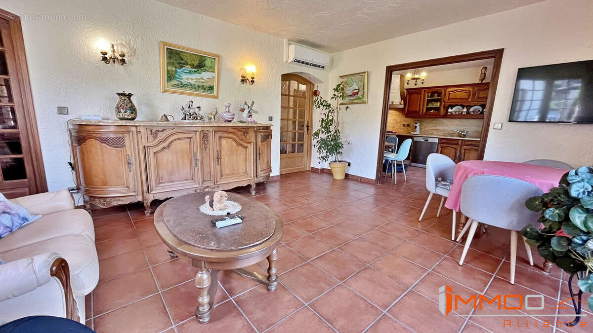 Maison 165 m² à Le Bar-Sur-Loup  - photo 8