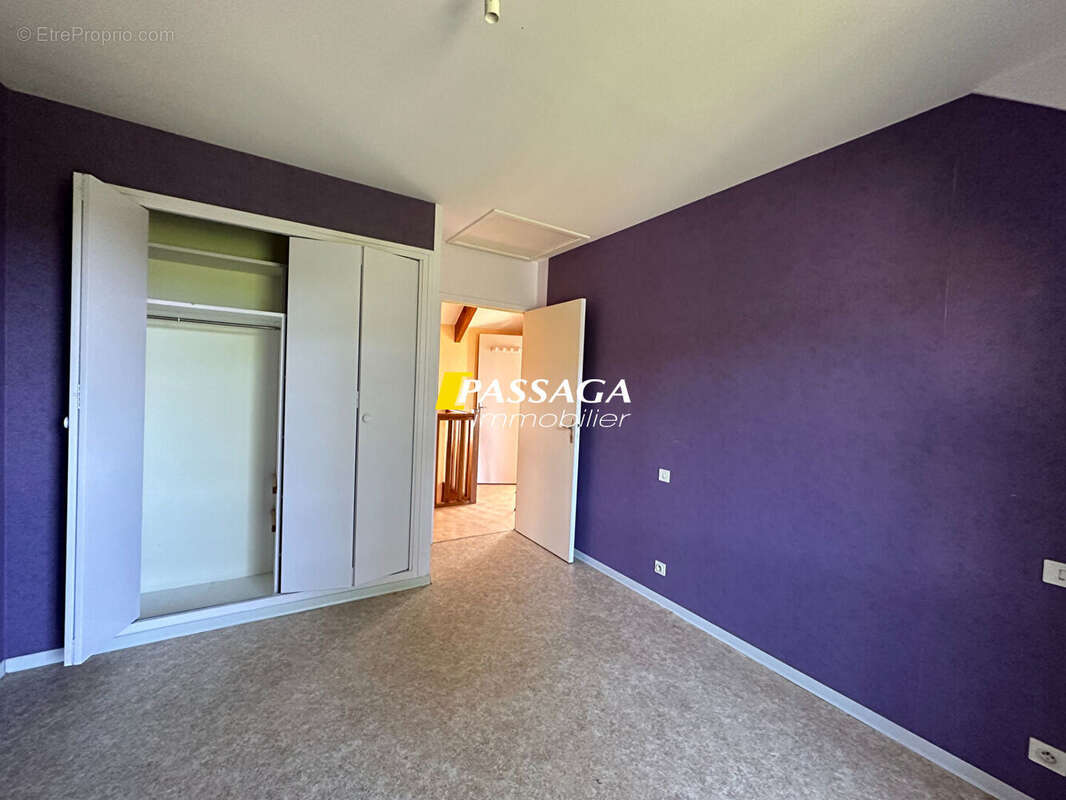 A VENDRE - Maison comprenant deux logements caves et jardins - LASSOUTS - photo 11