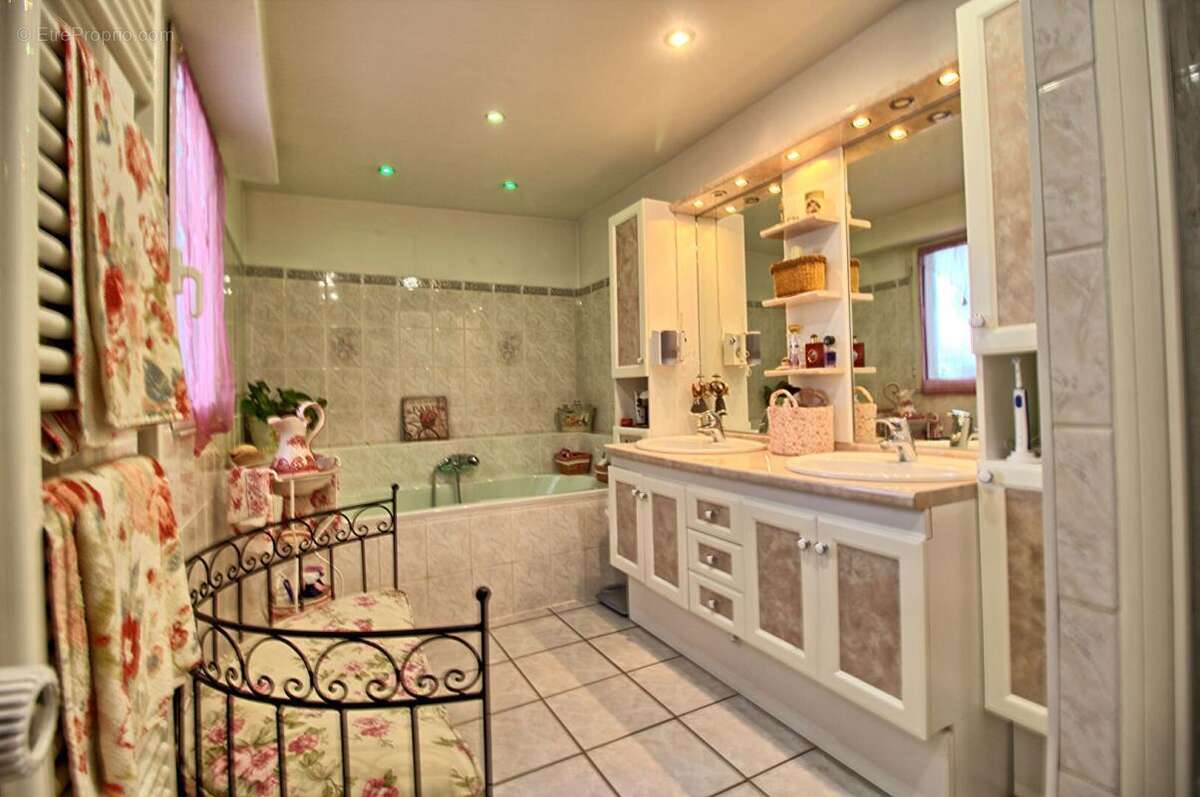 Maison à SAINT-MATHURIN-SUR-LOIRE