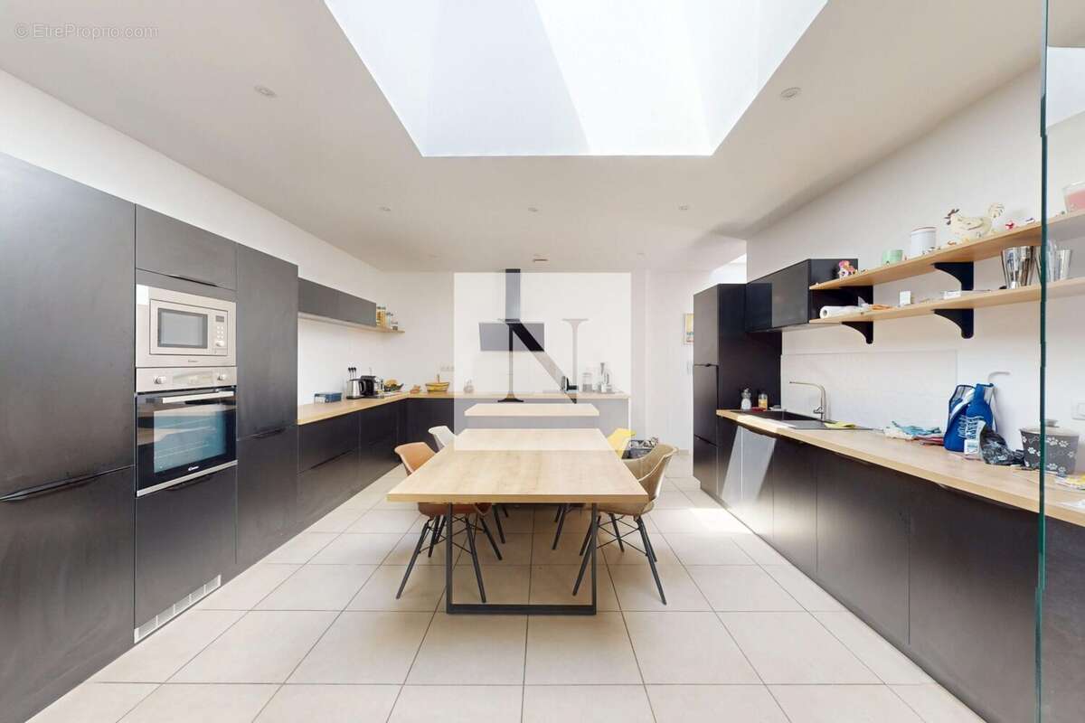 Maison 308 m² à Rochefort  - photo 6
