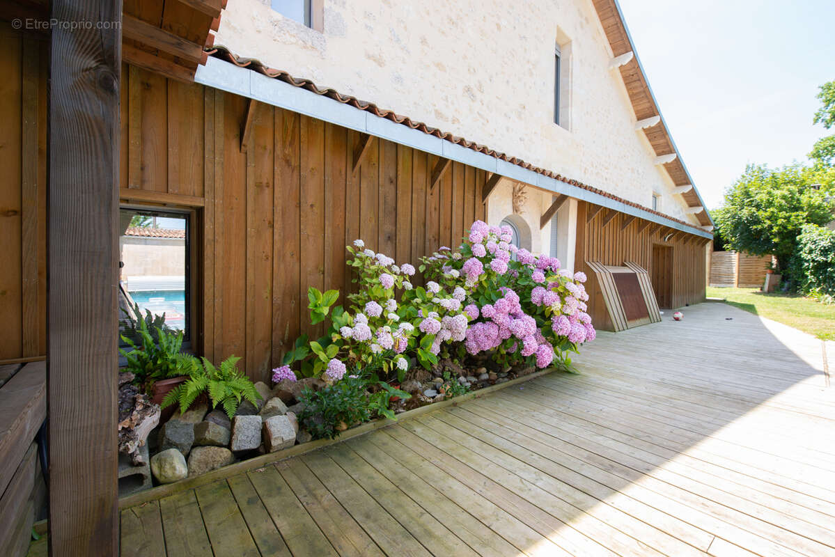 Maison à SAINT-CAPRAIS-DE-BORDEAUX
