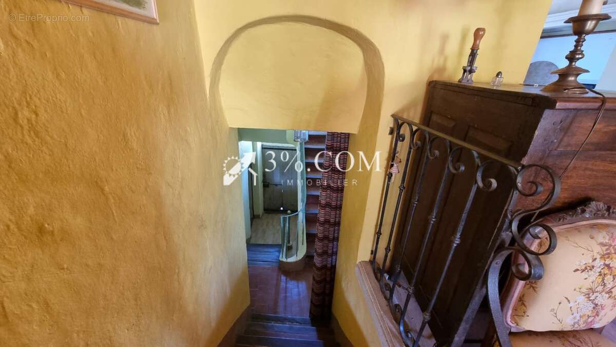 Maison à MIRABEL-AUX-BARONNIES