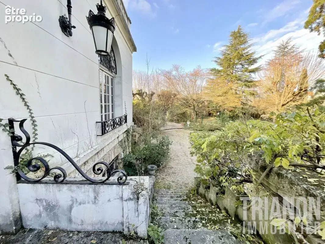 Propriété de maître avec maison de gardien 432 m² - LA CELLE ST CLOUD Les Gressets - photo 11