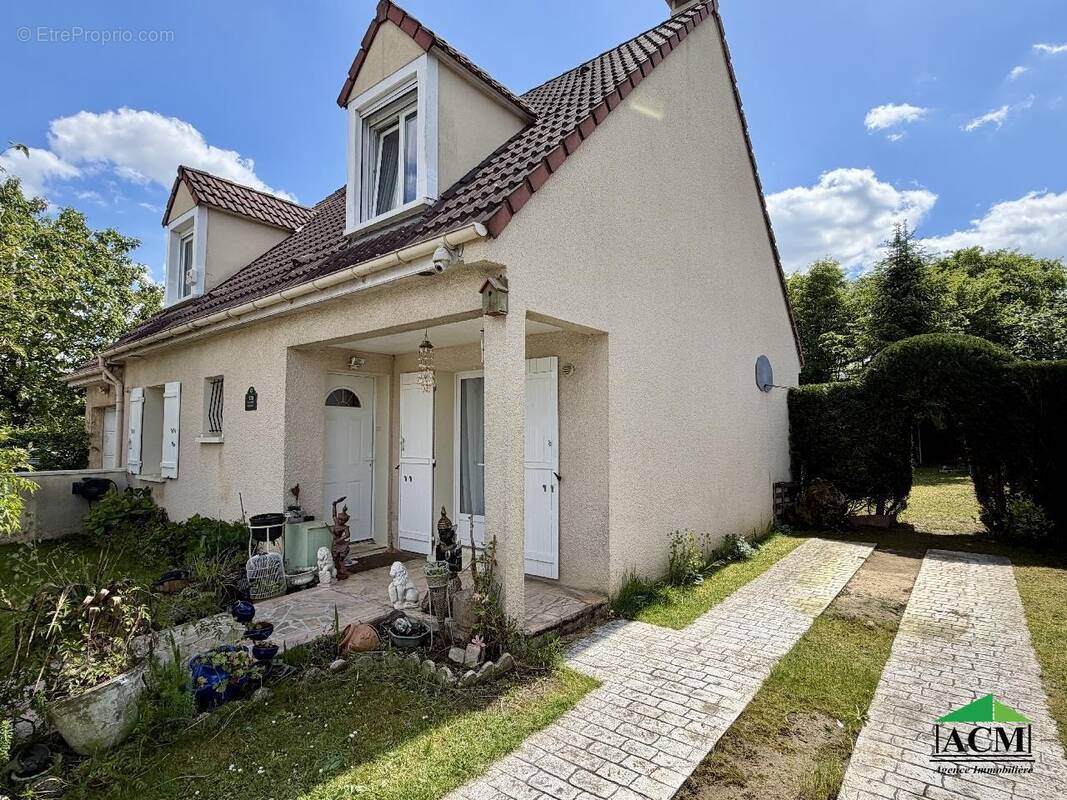 Maison à MERY-SUR-OISE