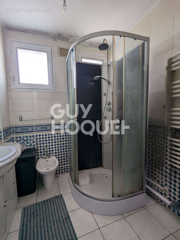 Appartement à DECINES-CHARPIEU