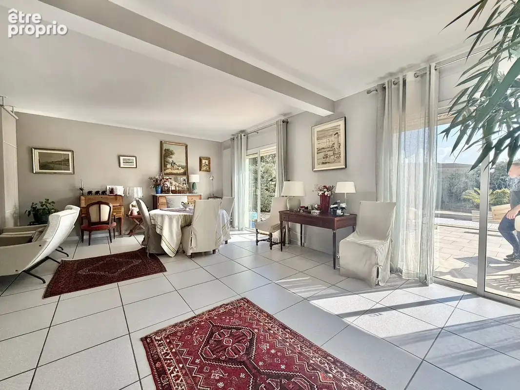 Élégante maison familiale avec piscine à deux pas du centre de Carcassonne - photo 3