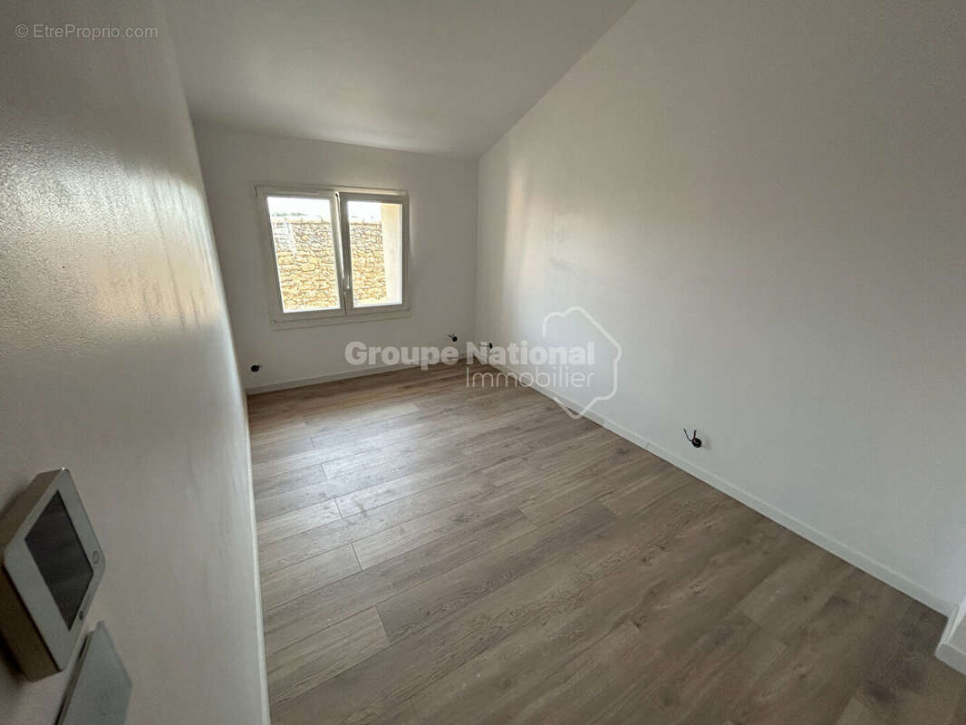 Maison de village rénovée d'environ 137m² avec jardin, piscine et garage - châteauneuf-du-pape - photo 11