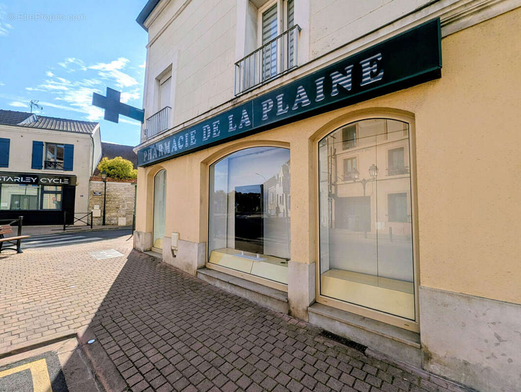 Local commercial Montesson 120 m2 - photo 3