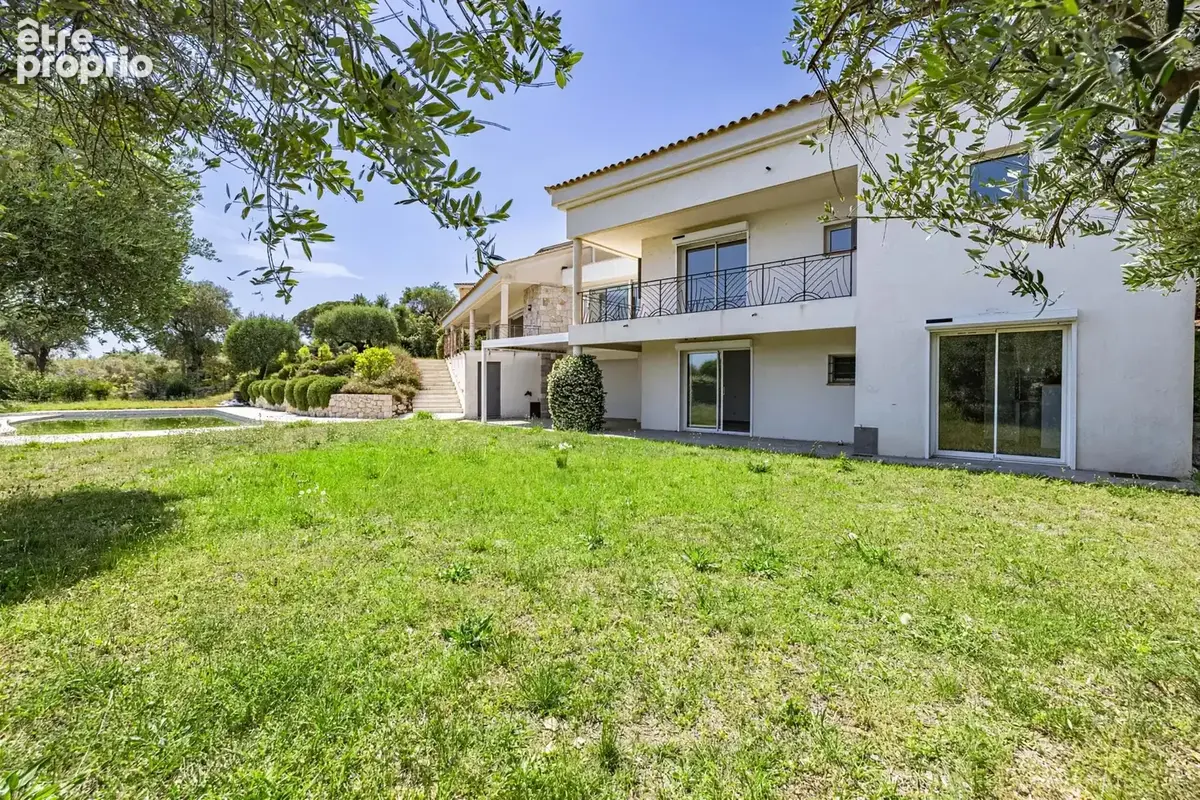 Nice - Gairaut - Propriété 8 pièces de 290m², sur 2294m² de terrain avec piscine et vues panoramiques mer - photo 3