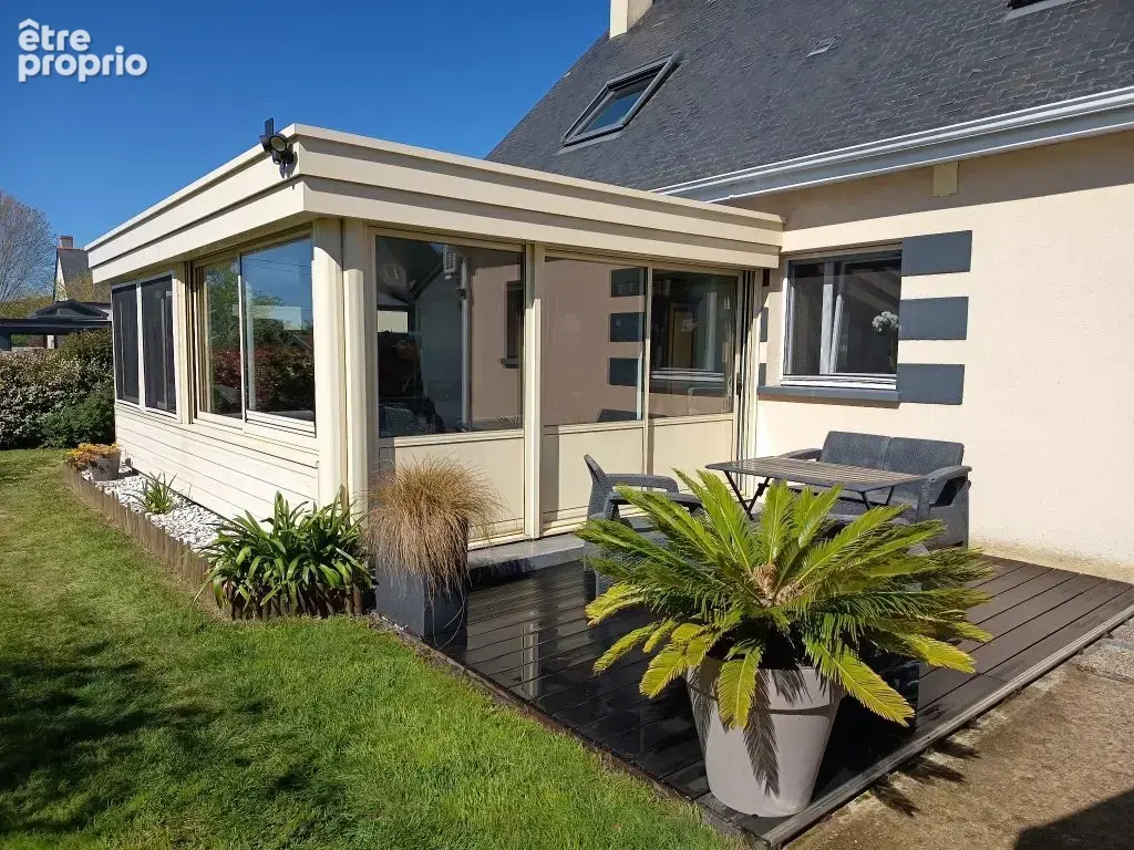 Maison 6 pièces 156 m² à vendre à Saint-Jean-De-Linieres (49070) - photo 1