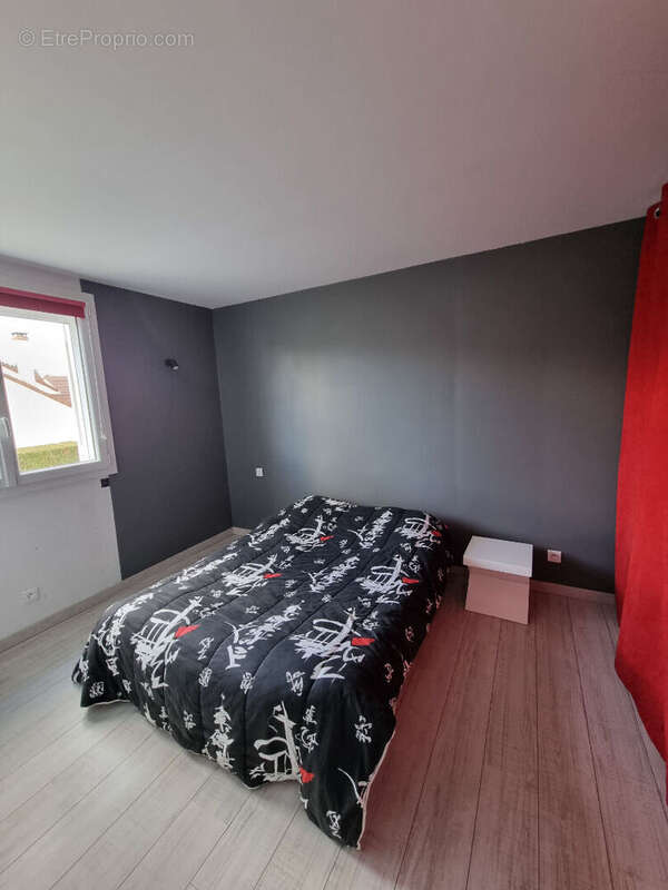 Maison à VOISINS-LE-BRETONNEUX