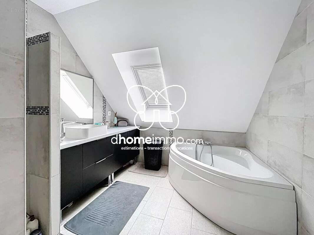 Maison à RAIMBEAUCOURT