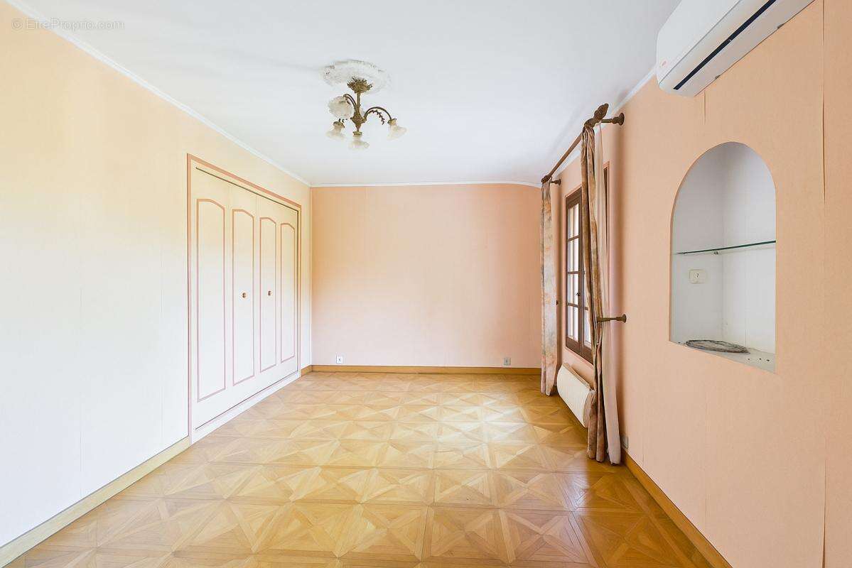 Maison à BOURG-LES-VALENCE