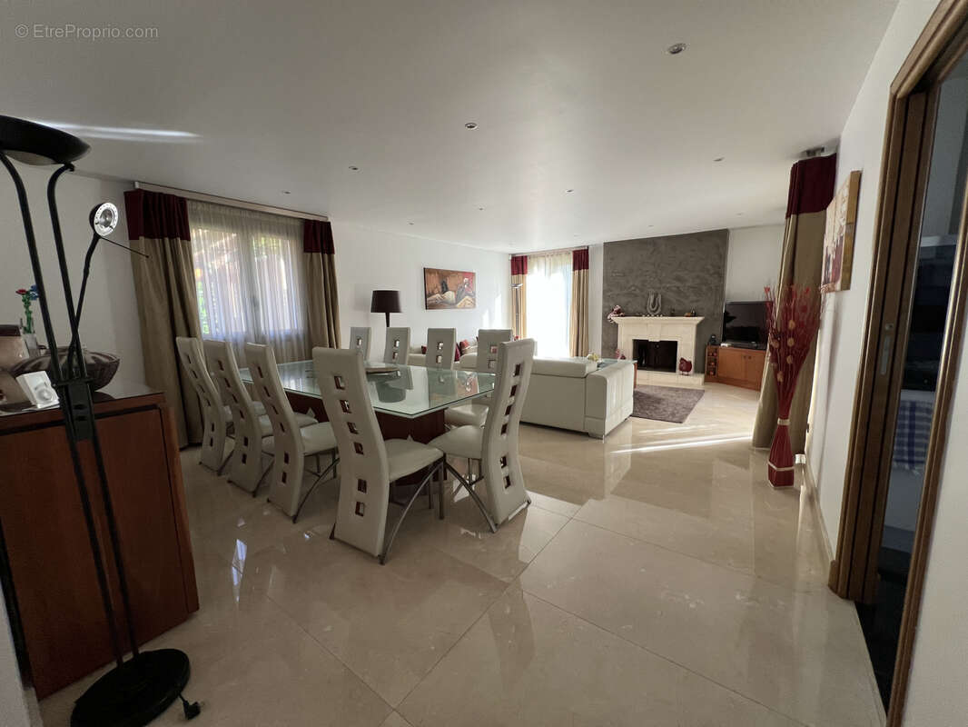 Maison à PONTAULT-COMBAULT