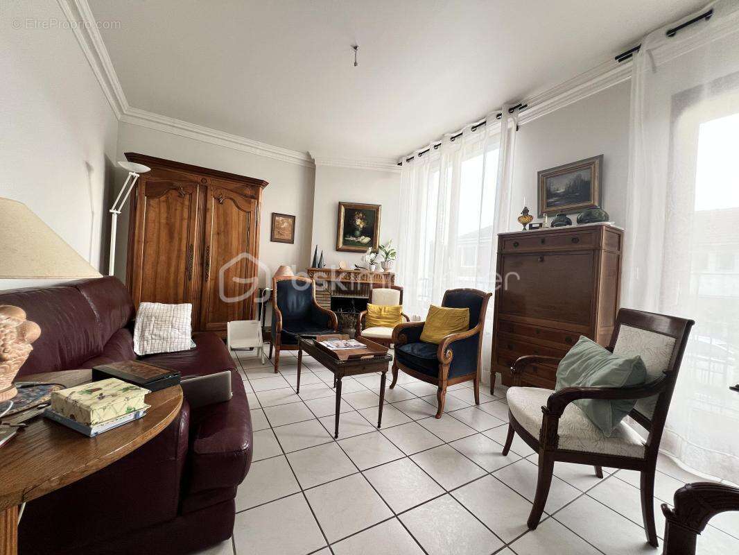 Maison à L'HAY-LES-ROSES