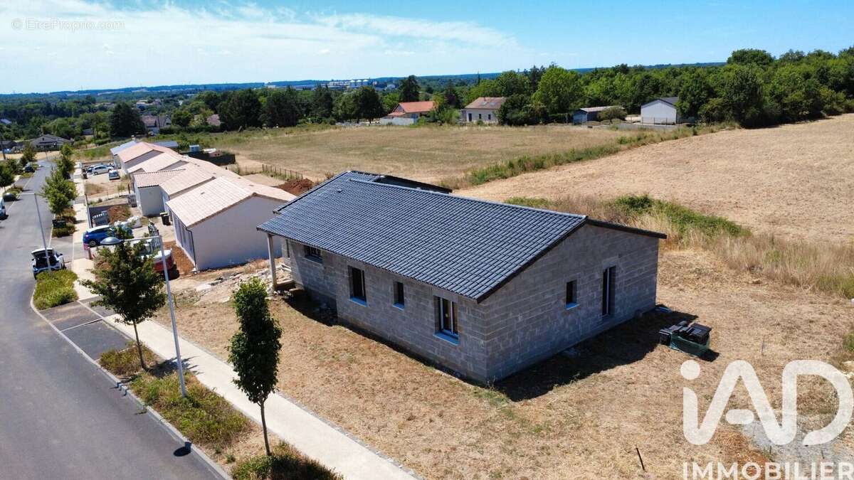 Photo 4 - Maison à VIVONNE