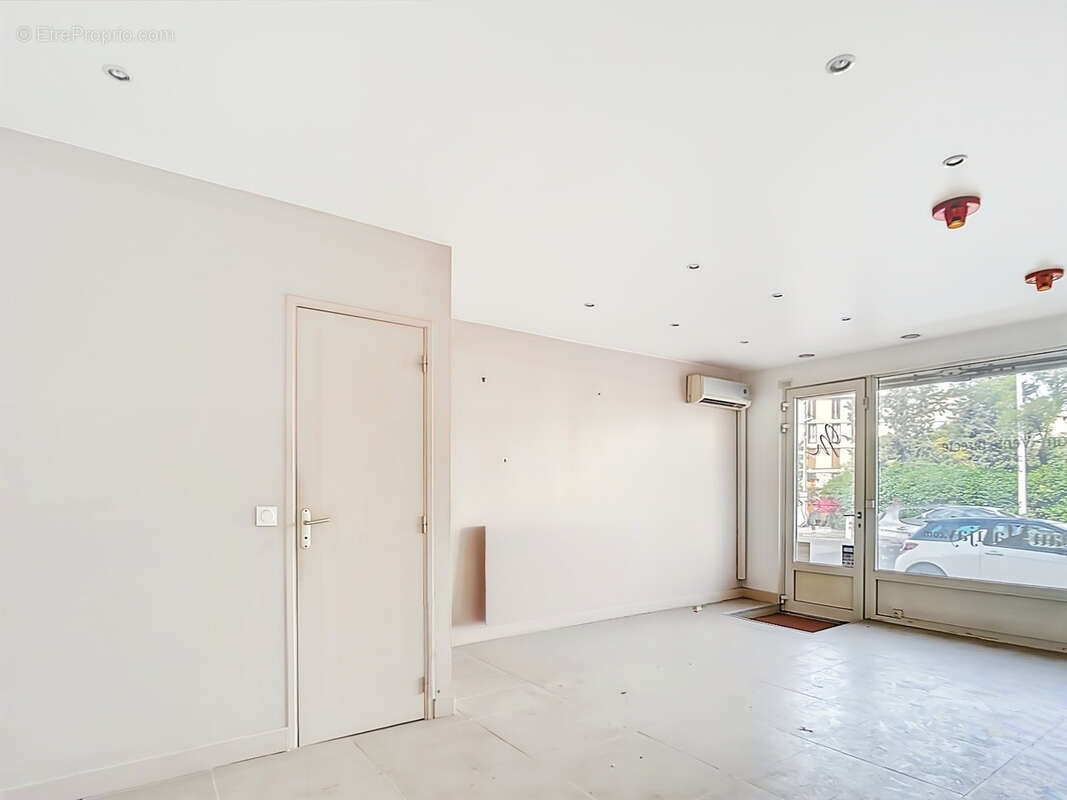 Commerce à MARSEILLE-9E