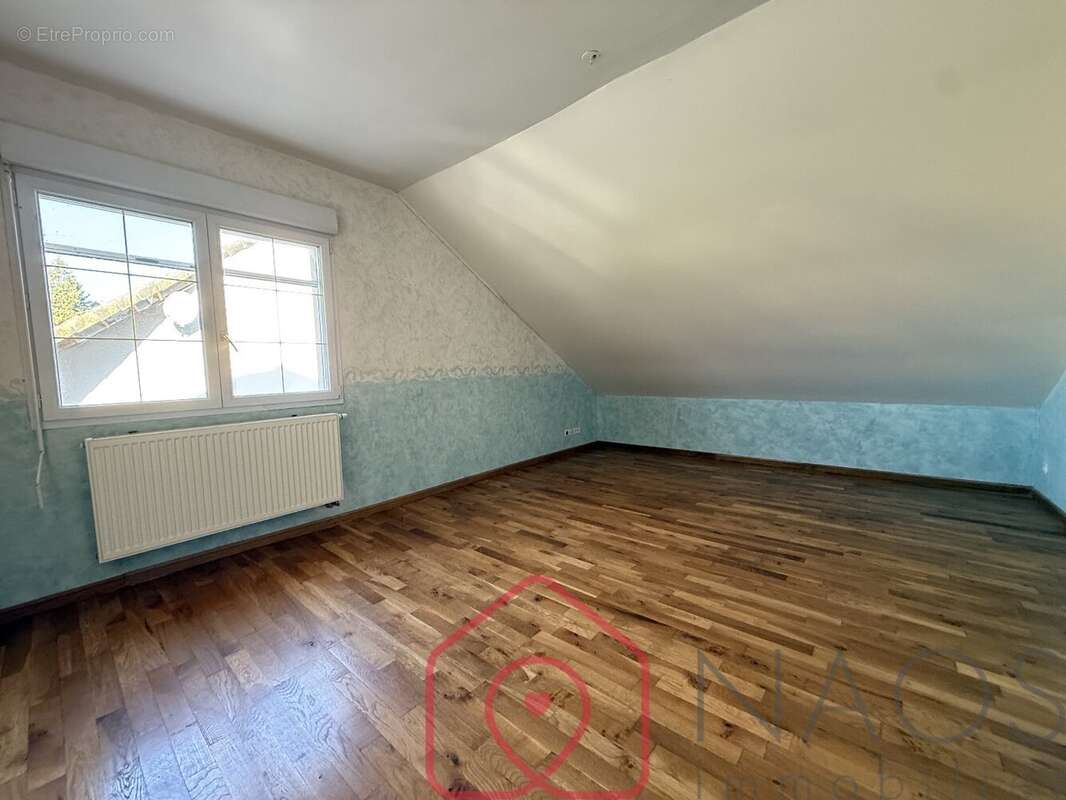 Maison à LA NEUVILLE-A-MAIRE