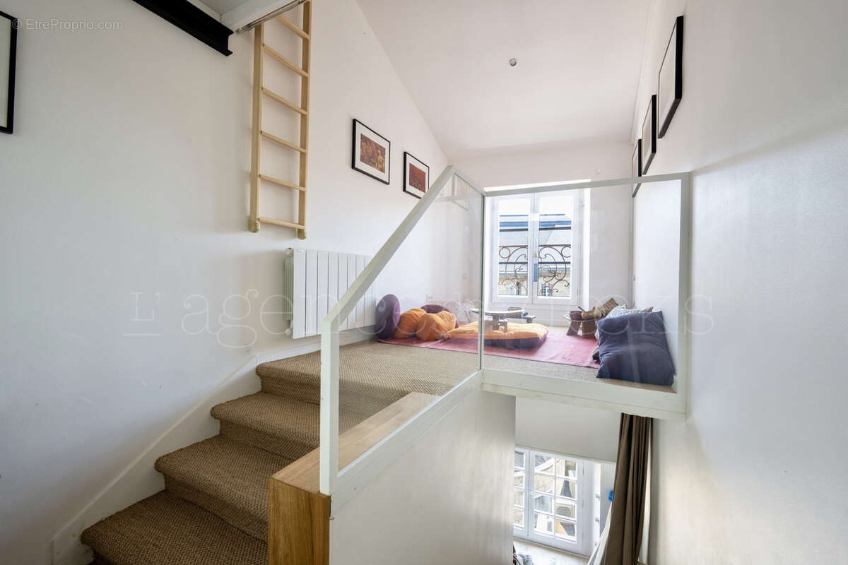 Bordeaux centre historique - magnifique appartement rénové avec belle vue - photo 17