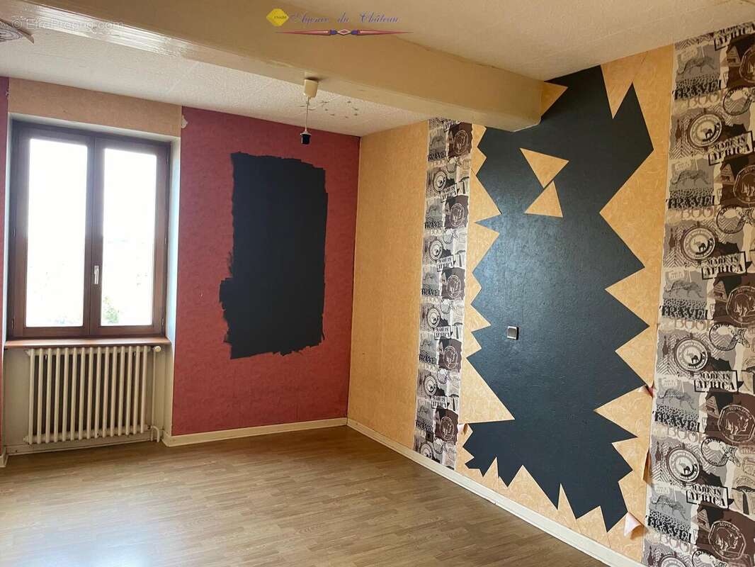 Maison à LA CLAYETTE