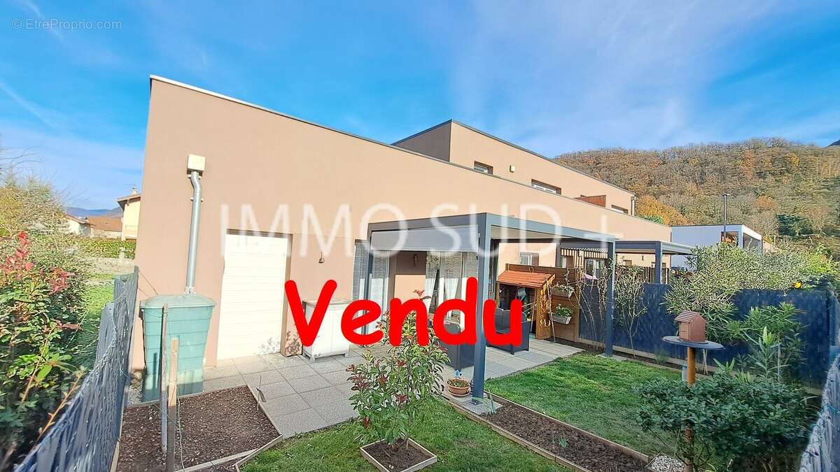 Appartement à CHAMP-SUR-DRAC